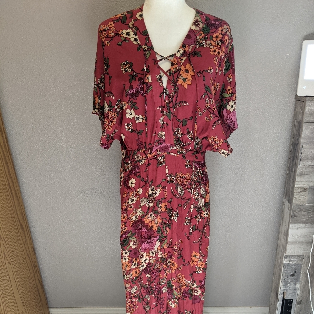 NEW WAYF Where Are You From Maroon Floral Maxi Dress Women's Size Small